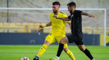 西甲焦点战:比利亚雷亚尔表现稳健,皇家社会状态低迷