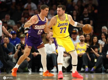 东契奇空砍41+8+8老詹15分 奥尼尔三分绝杀湖人不敌太阳