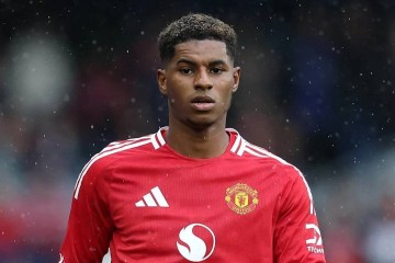 拉什福德现身卡灵顿引猜测,曼联确认其今夏离队