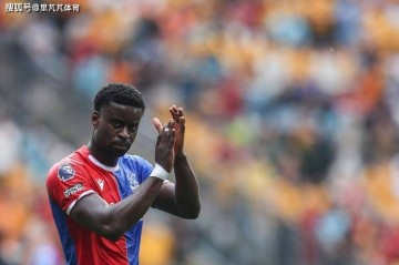 利物浦加速追逐两名潜力中卫:敲定19岁意大利天才,想买下格伊