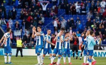 西甲保级生死劫!奥维耶多新帅首秀遇克星,西班牙人 4 轮不胜敢破主场魔咒?