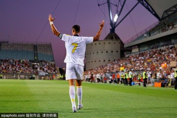 前曼联主帅滕哈格谈C罗:他从来都不是问题 祝他好运