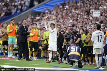 卢卡斯·巴斯克斯告别皇马!十年白衣传奇即将落幕,未来去向成谜