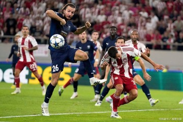 德甲第8轮门兴主场迎战拜仁,门兴防守能力不足,拜仁进攻端出色