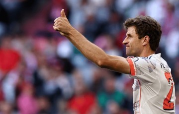 一场2-0让穆勒创造德甲历史神纪录,凯恩立功,拜仁击败劲敌