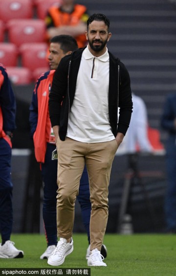 曼联名宿集体炮轰阿莫林,五大问题暴露无遗