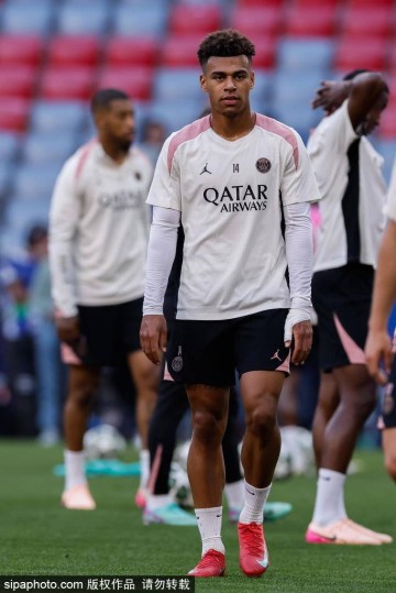 欧冠新王炸裂!大巴黎5-0横扫国米首冠,19岁妖星力压巴萨神童,他比亚马尔更强?