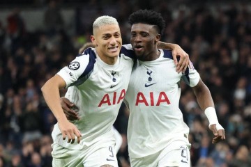 3球横扫!2次点球加1记乌龙,弗兰克打造热刺欧冠主场零封传奇